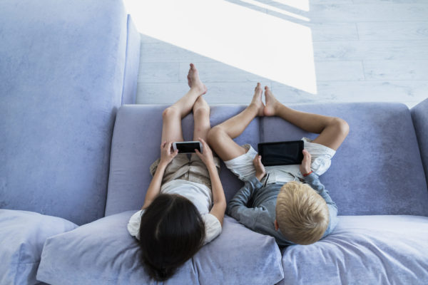 Wie EMF die Gesundheit von Kindern beeinträchtigen
